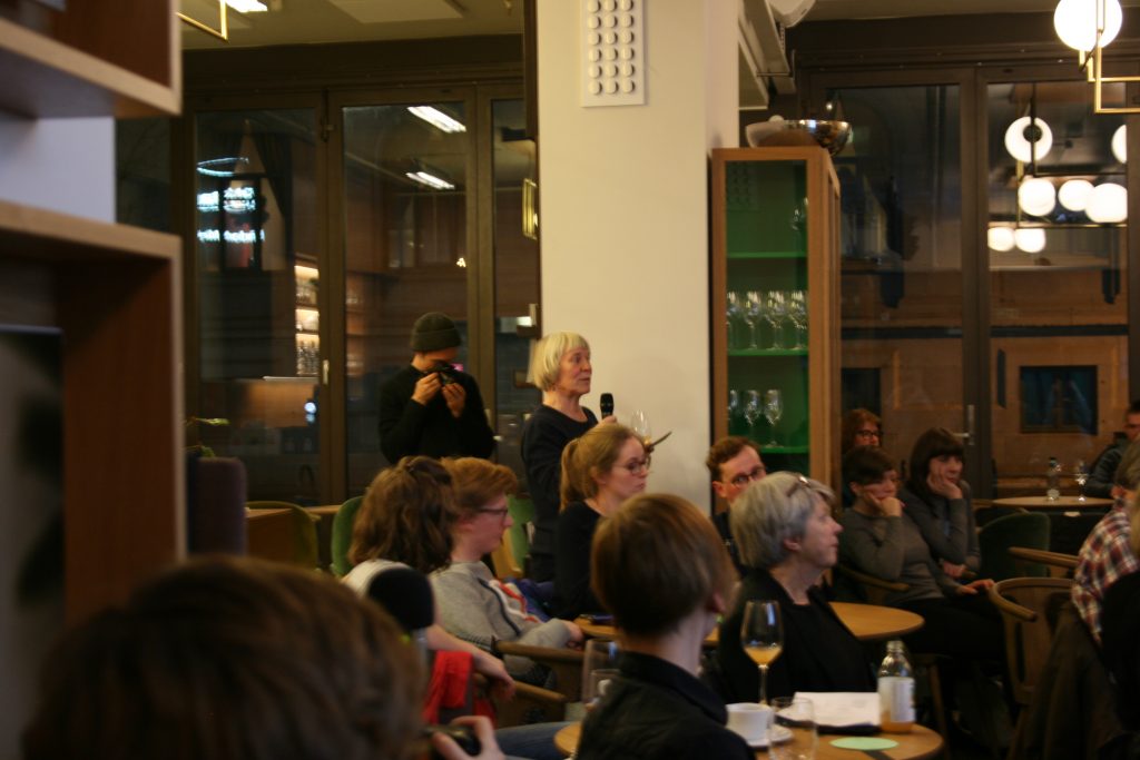 Det skortet ikke på kommentarer i fra salen. Foto: Marita Løkås 
